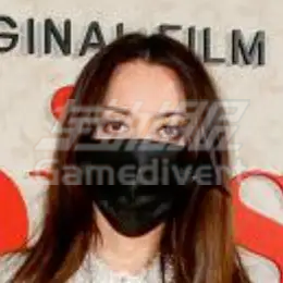 戴口罩的名人女演员.png